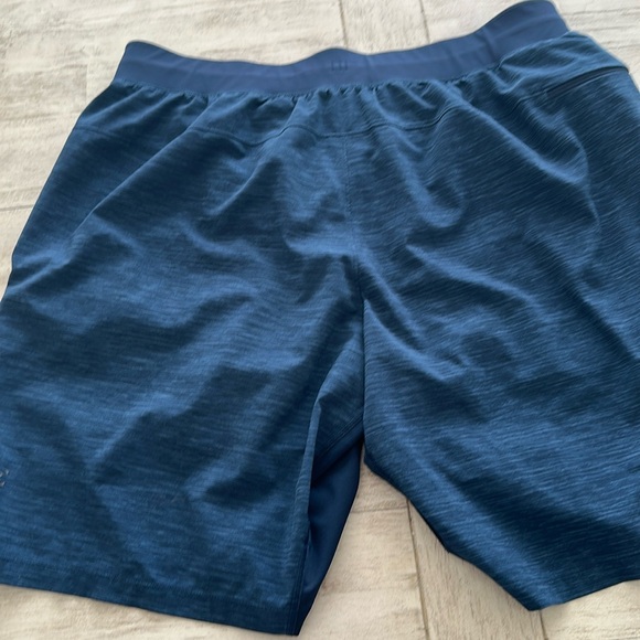 Lululemon T.H.E. Short 9" *Liner
Heather Allover Iron Blue True Navy XL - Picture 6 of 7
